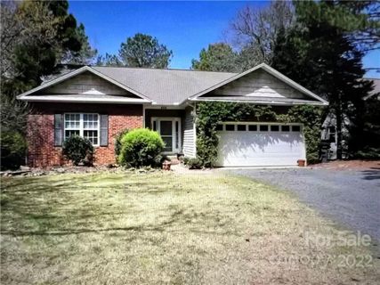142 Overlook Drive sold home in Seven Lakes West, West End, NC