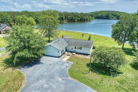 1526 Carlisle White Road sold home in Mountain Lakes, Chester, SC