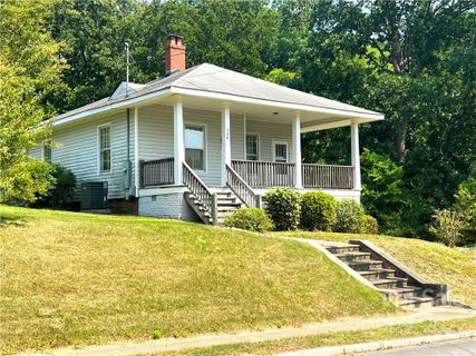 526 3rd Street sold home in Wiscassett Mills Company Village, Albemarle, NC