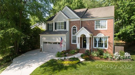 112 Creekside Drive