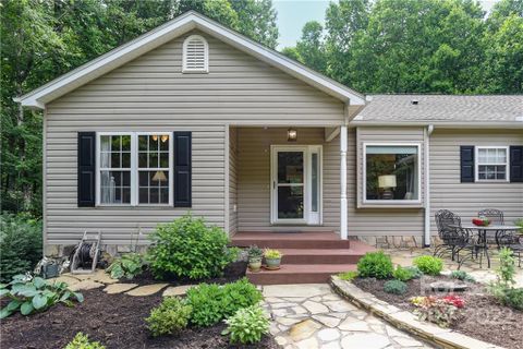 155 Sugar Maple Heights sold home in Wildwood Heights, Laurel Park, NC