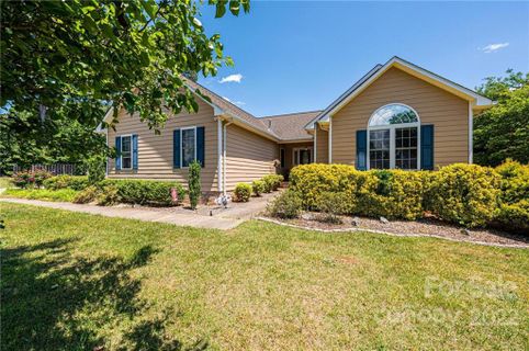 2086 Picnic Drive
