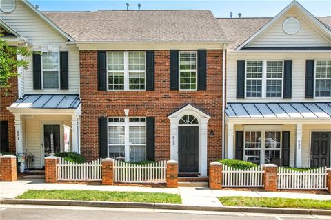 633 Atherton Way