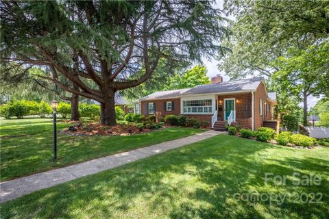 200 West Park Drive sold home in West Park, Morganton, NC