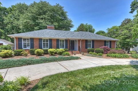 1025 Regency Drive