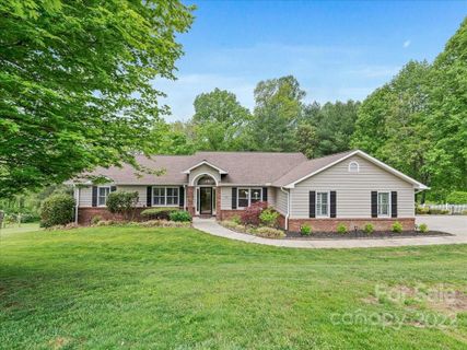 52 Beaumont Drive sold home in Beaumont, Hendersonville, NC