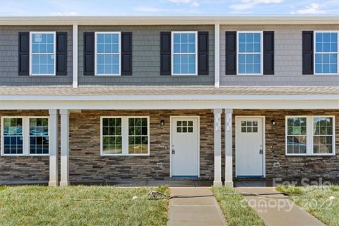 1582 Oak Leaf Drive