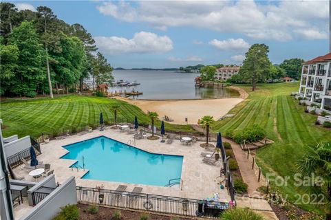17810 Half Moon Lane Unit F sold home in Half Moon Bay, Cornelius, NC