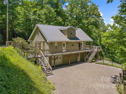 605 Scenic View Drive sold home in Scenic View, Green Mountain, NC