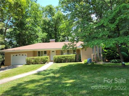 565 Overhill Drive