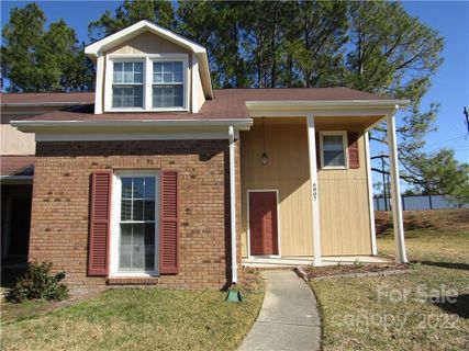 6807 Cabot Circle