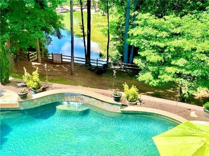Previously sold for $1,050,000