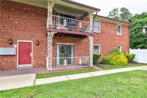 2113 Carriage Woods Lane Unit 43-4