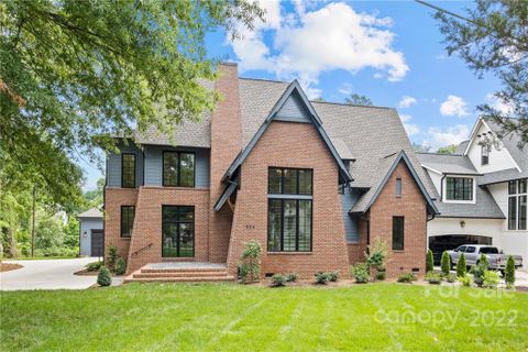 526 Wonderwood Drive