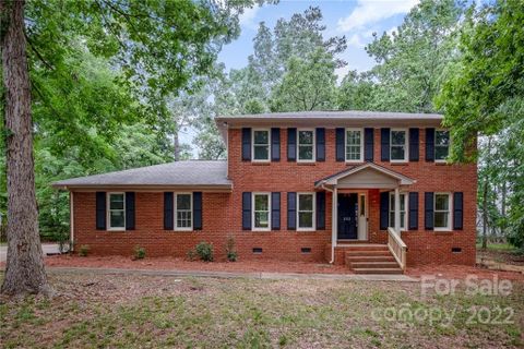 2112 Redwood Drive