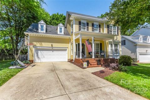 8423 Sandowne Lane