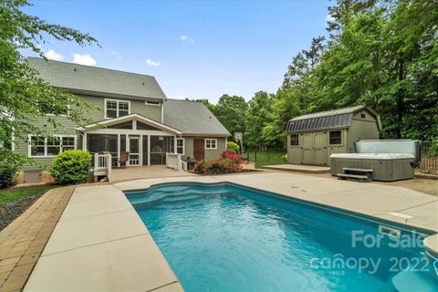 174 Logan Crossing Drive
