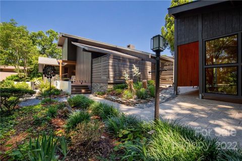 10 Cove Road