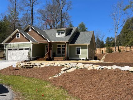 69 Crystal Cove Drive sold home in CRYSTAL COVE, Hendersonville, NC