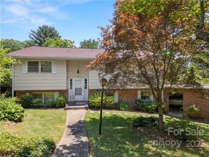 1910 S Stoney View Court sold home in Stoney Crest, Hendersonville, NC