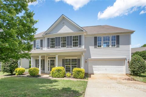 18521 Torrence Chapel Estates Circle sold home in Torrence Chapel Estates, Cornelius, NC