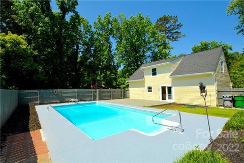 4910 Rolling Oak Lane