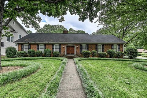 3131 Brookridge Lane