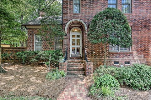 4418 Columbine Court
