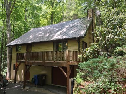121 Creekside Drive sold home in Creekside Villas, Maggie Valley, NC
