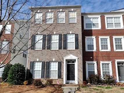 9822 Kings Parade Boulevard sold home in Arysley Townhomes, Charlotte, NC
