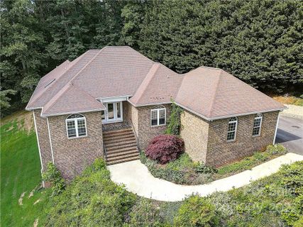 87 Challedon Drive sold home in Challedon, Candler, NC