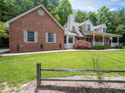 160 Kalmia Terrace Court sold home in Mountain Valley, Hendersonville, NC