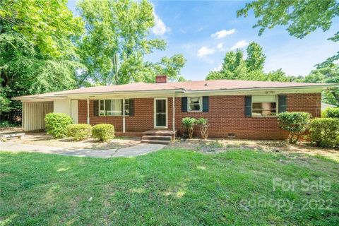 6215 Robinson Church Road sold home in Shenandoah Park, Charlotte, NC