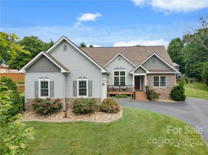39 Amaretto Drive sold home in Cross Creek, Candler, NC