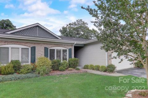 11 Country Meadows Lane sold home in Country Meadows, Hendersonville, NC