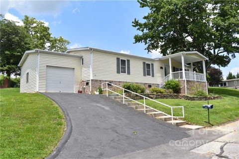 209 Cranbrook Circle