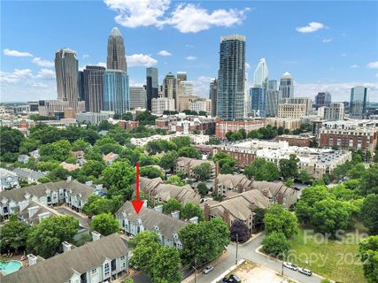 513 N Graham Street 2H