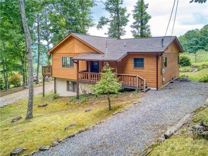 361 Hunt Estates Drive sold home in Hunt Estates, Waynesville, NC