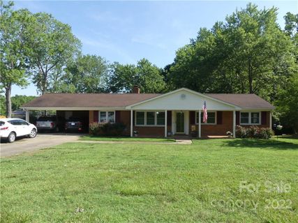 912 Sarratt Drive sold home in Old Farm, Shelby, NC