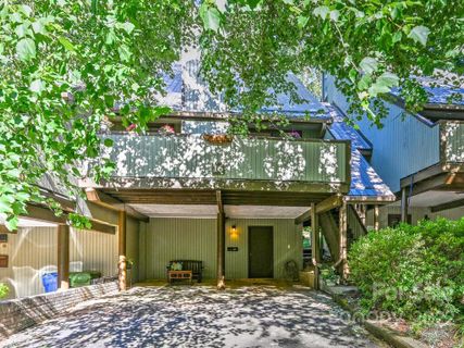16 Maple Ridge Lane sold home in Laurelwood, Asheville, NC