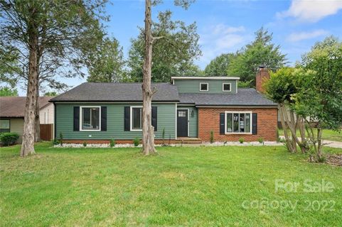 10517 Camelback Circle