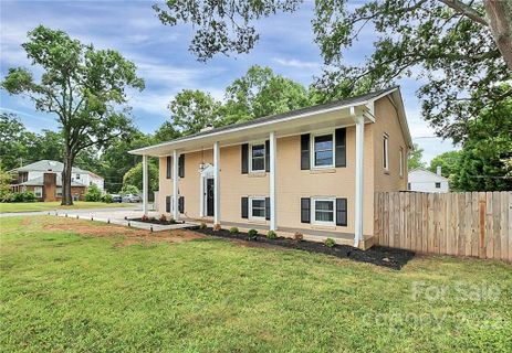 3052 Brookridge Lane