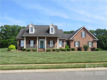 705 Cedar Hill Drive sold home in Pebble Creek, Shelby, NC