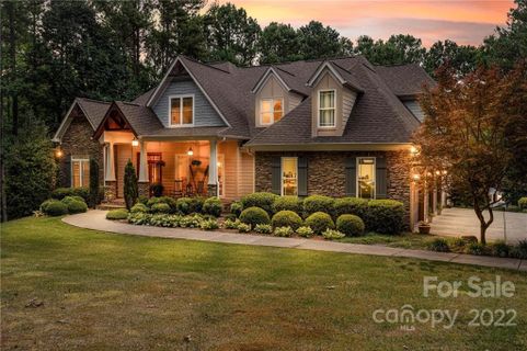 6877 Kingfisher Court