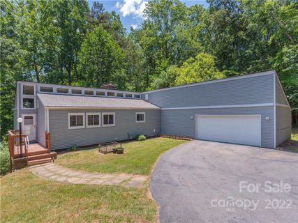 32 Woodbury Road