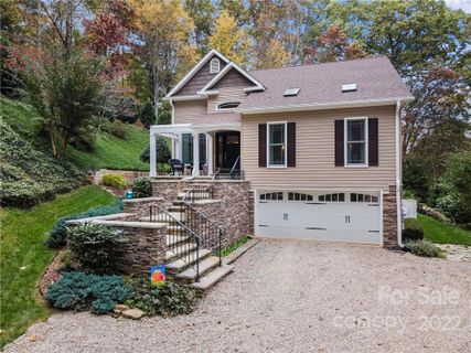207 Emily Lane sold home in Newfound Estates, Leicester, NC