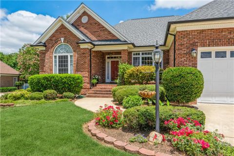 4823 Huddersfield Drive sold home in Clare Haven, Harrisburg, NC