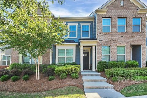 2714 Tranquil Oak Place