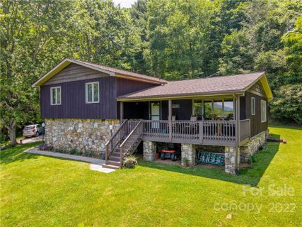 518 Acres View Drive sold home in High Acres, Waynesville, NC
