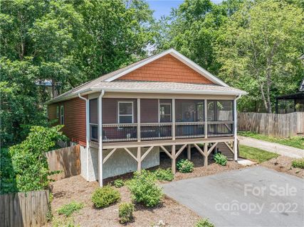 166 Laurel Loop sold home in Horney Hayes, Asheville, NC